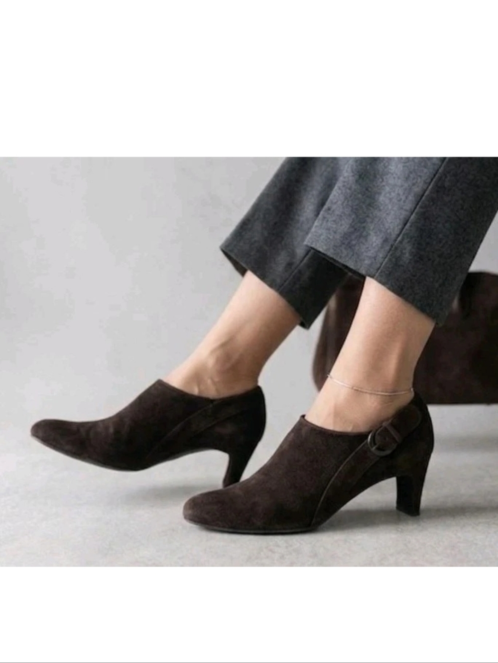 Stuart Weitzman Chocolate Suede Pointed Toe Ankle Kitten Heel Booties! 9 NARROW